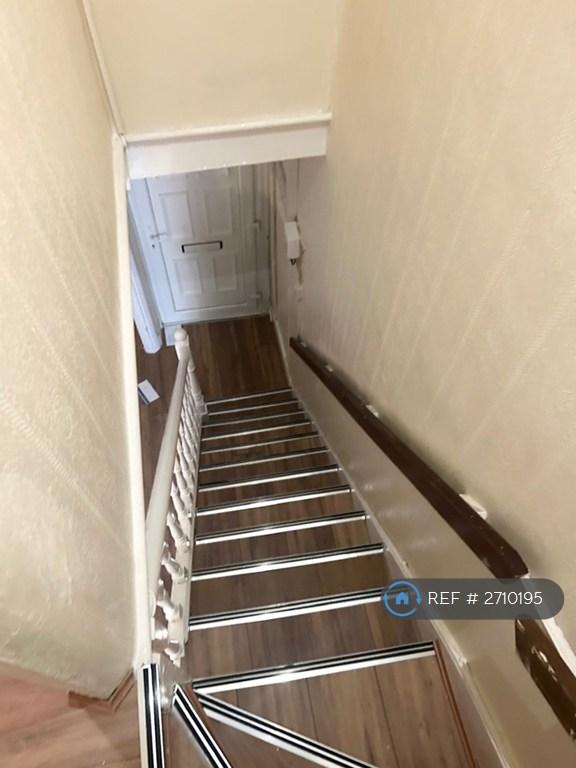 3 bedroom house in Chadwin Road, London, E13 (3 bed) (#2710195)