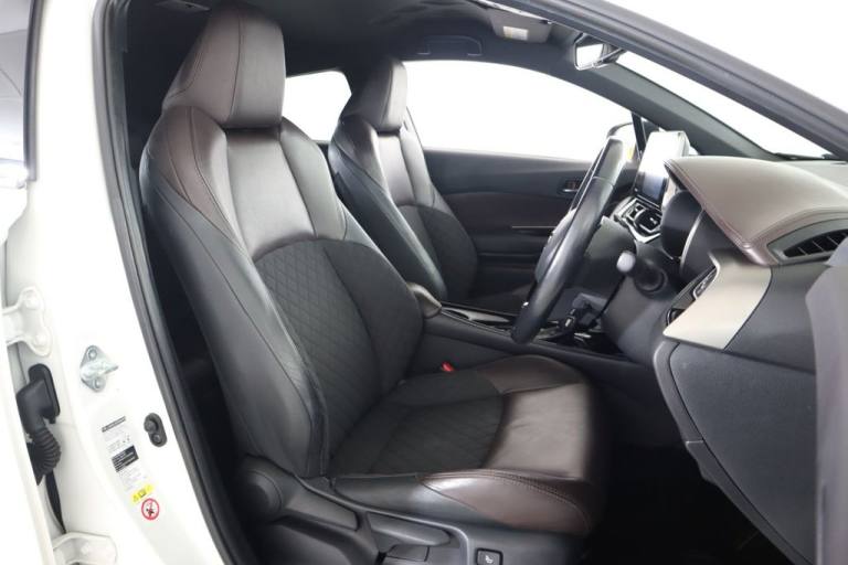 2017 Toyota C-HR 1.8 VVT-h Excel SUV 5dr Petrol Hybrid CVT Euro 6 (s/s) (122 ps) HATCHBACK PETROL...