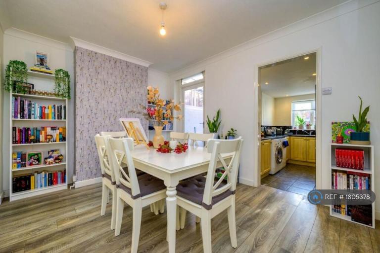 2 bedroom house in Gosbrook Road, Reading, RG4 (2 bed) (#1805378)