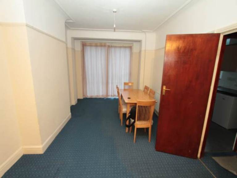 5Bed House to rent in Greenford - Greenford Road