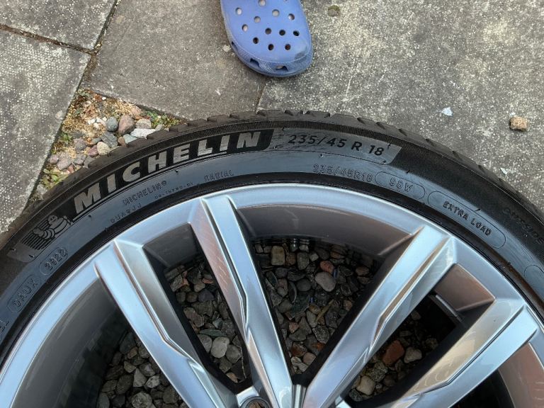 Vw Passat alloy with tyre 