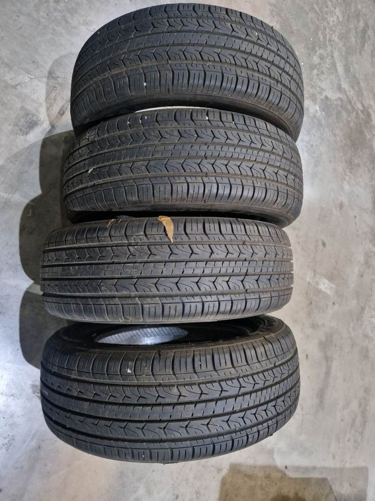 Joyroad Grand Tourer h/t 225 60 r17 99v Tyres. Used, very good condition.
