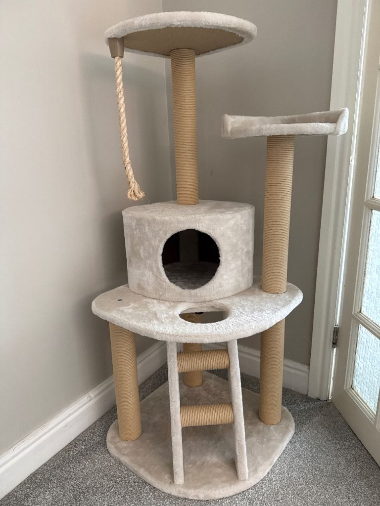 Cat tree