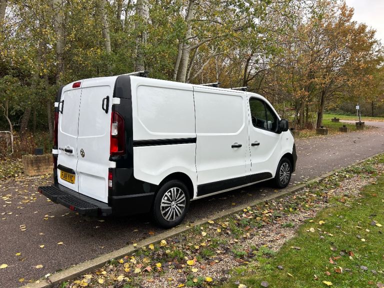 70,000 MILES VAUXHALL VIVARO 1.6 CDTI 2018 FREE ULEZ EX BT 2 SIDE DOORS EXCELLENT CONDITION