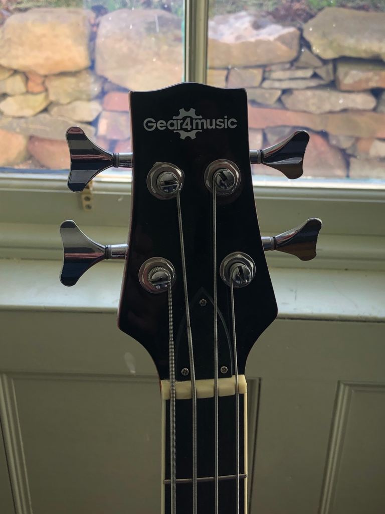 Semi hollow bass guitar