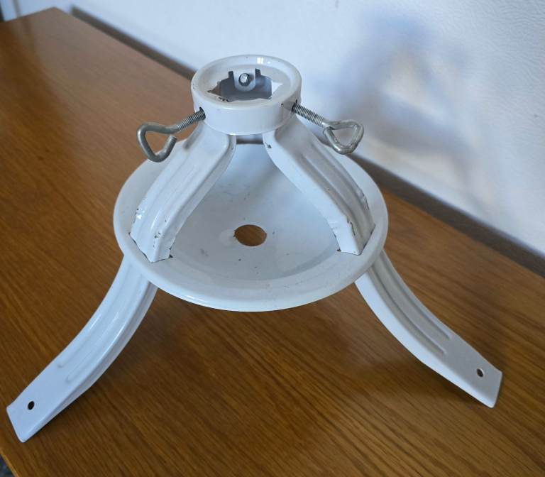 White Metal Christmas Tree Stand – Good Condition