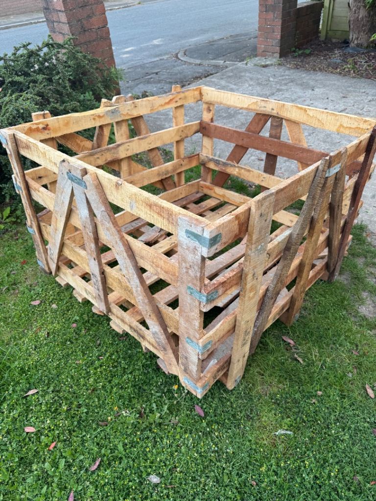 Solid wooden pallet 