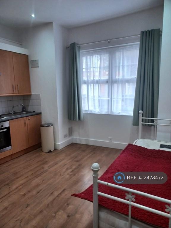 1 bedroom in Larch Road, Cricklewood, NW2 (#2473472)