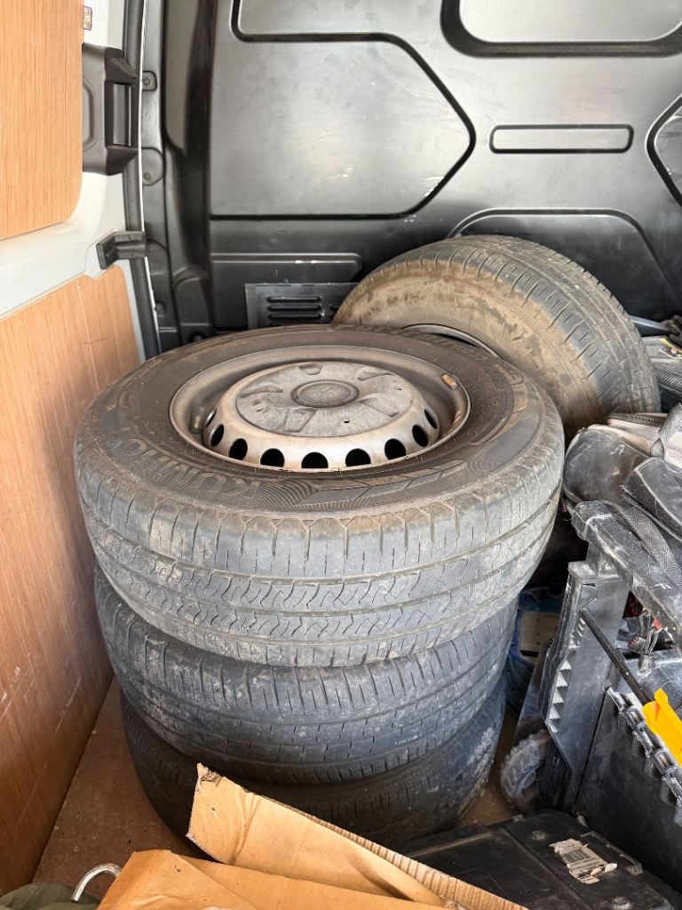 Ford Transit Custom Wheels with tyres