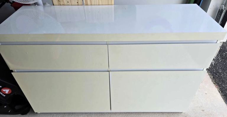 White Gloss Chest of Drawers - Good Condition