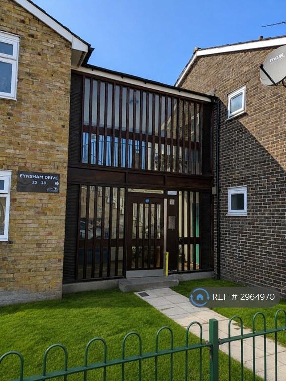 2 bedroom flat in Eynsham Drive, London, SE2 (2 bed) (#2964970)