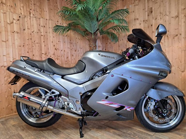 KAWASAKI ZZR1100 D5 1997 - VERY SPECIAL EXAMPLE - STUNNING!!! 