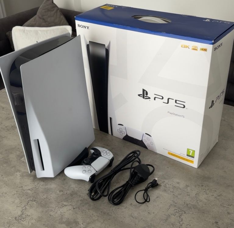 PlayStation 5 (PS5) Disc Edition – Boxed – Excellent Condition🎮