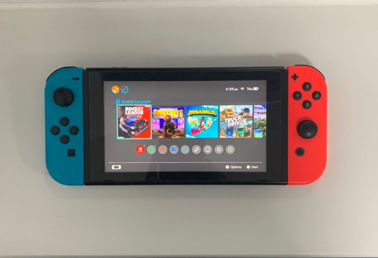 nintendo-switch-bundle-case-128gb-sd-card-accessories