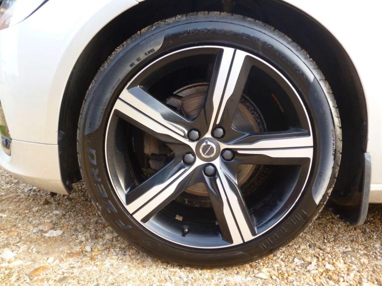 2020 Volvo V90 2.0 D4 R-Design Plus Auto Euro 6 (s/s) 5dr ESTATE Diesel Automatic