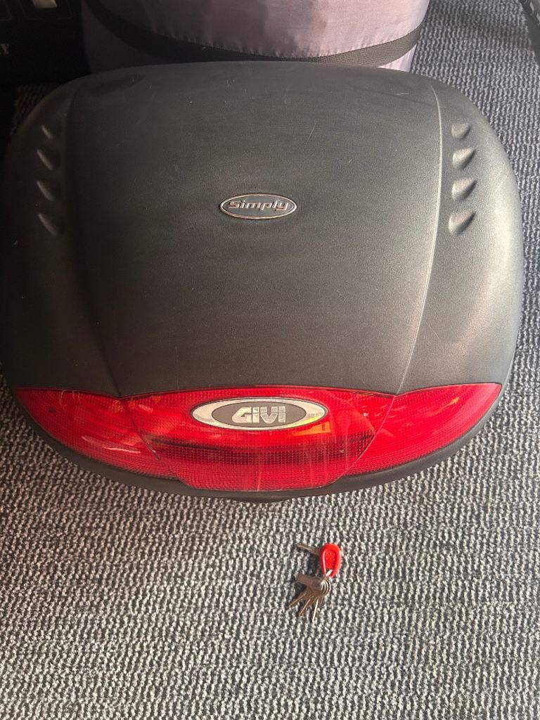 Givi large top box and new mounting plate 