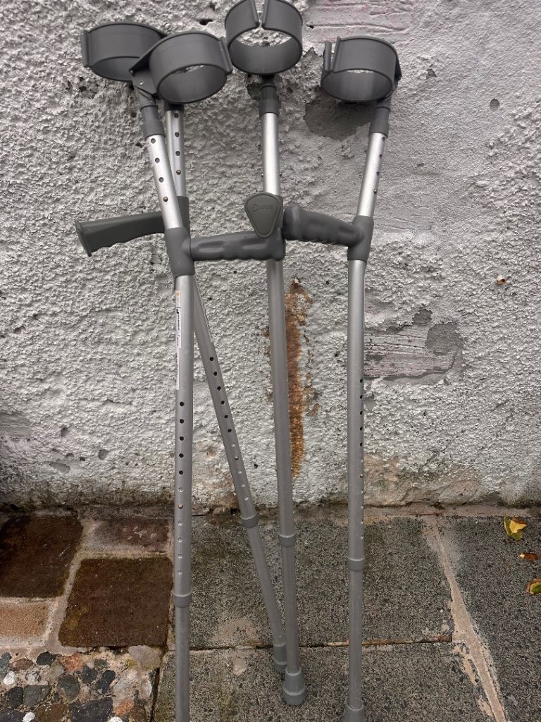 Crutches 