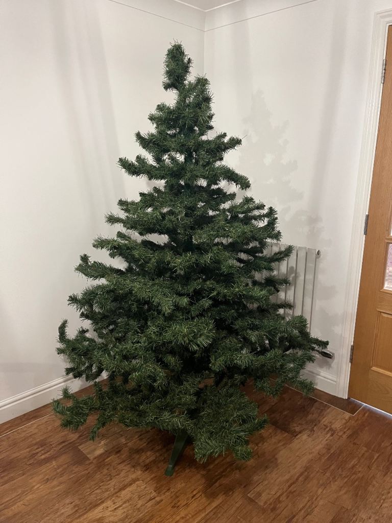 Artificial Christmas Tree – Green, Good Condition