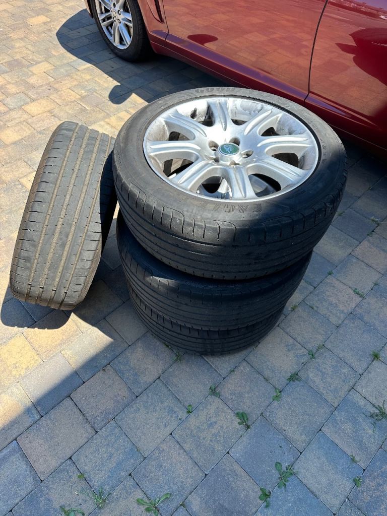 Genuine Jaguar XF/XJ 18” Alloy Wheels with Goodyear Eagle F1 Tyres 235/50 R18