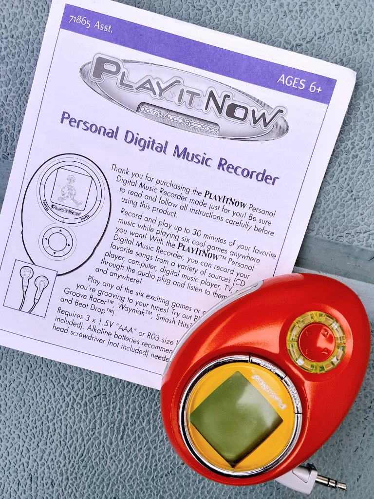 'PlayItNow' Child's Personal Digital Music/ Audio Recorder Vintage Games Toy (2004)