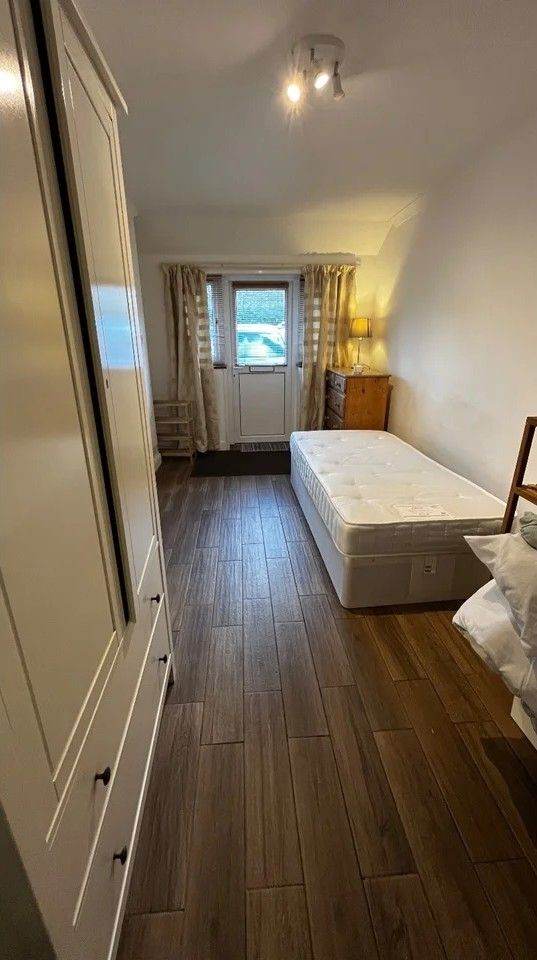 Studio Flat, Twyford Abbey Road, NW10