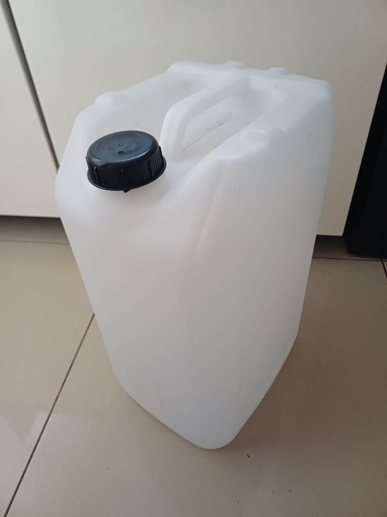 25-litre drums