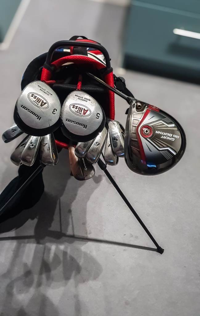 Full Set Of Golf Clubs.