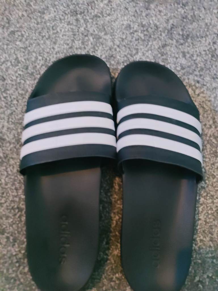 Adidas sliders size 8