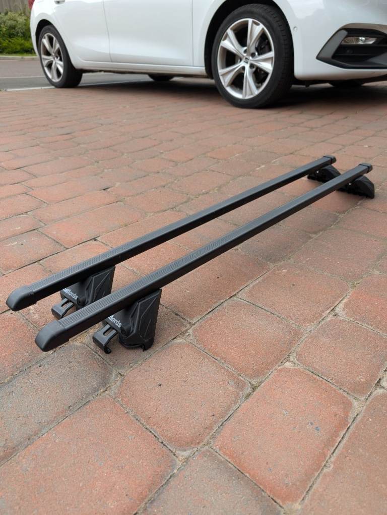 Halfords Integrated Roof Bars