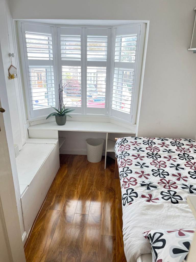 Bright single Room in Friendly Semi-Detached Home – KT8 2TQ | £200 per week (All Bills Included)