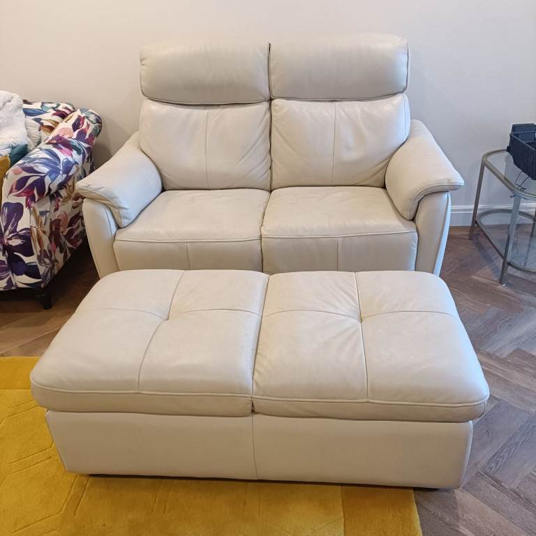 Leather sofa & pouffee 