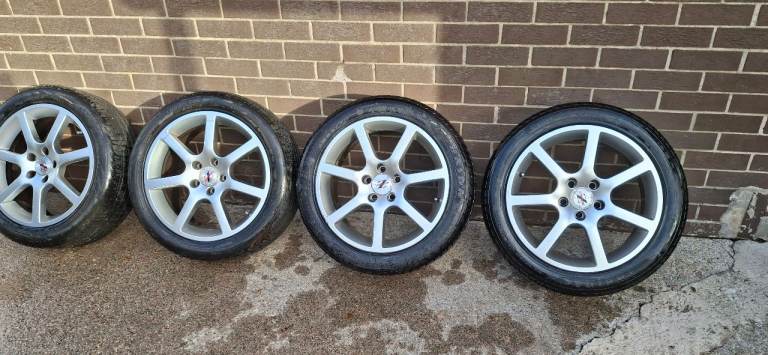 Alloy wheels with tires r17 215/50