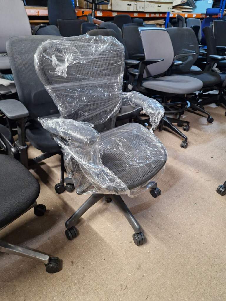 Herman miller aeron and steelcase leap v2 ergonomic chair (20 available)