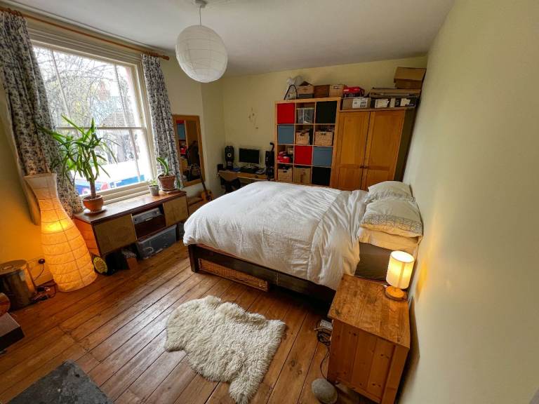 Large double in St Werburghs, sublet avail for 6 weeks from 27th Jan to 9th March