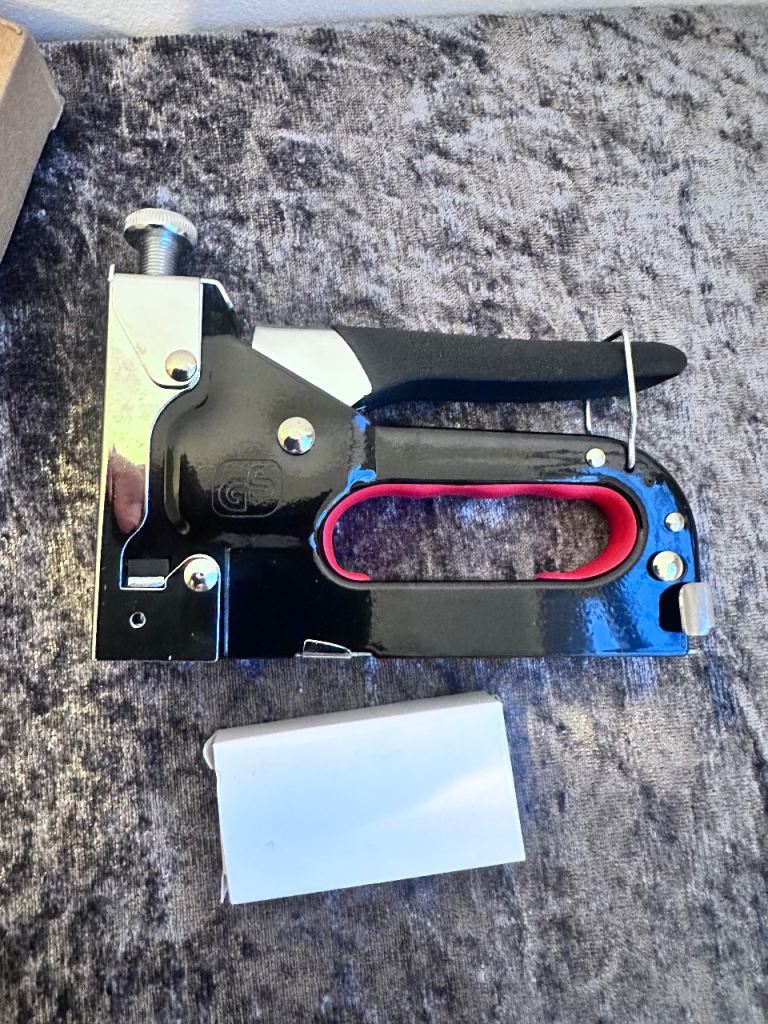 Heavy Duty Hand Stapler - NEW Condition!