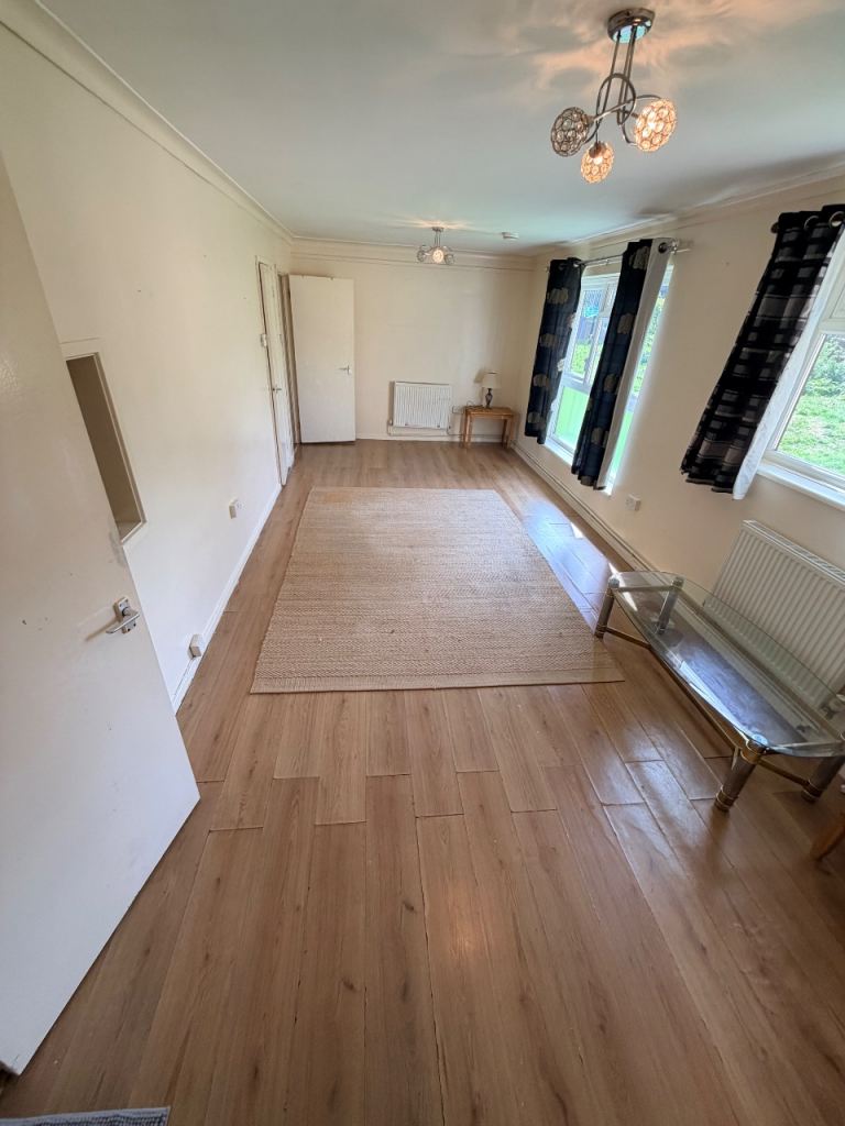 Two Bedroom Flat to rent £850 NR32RQ