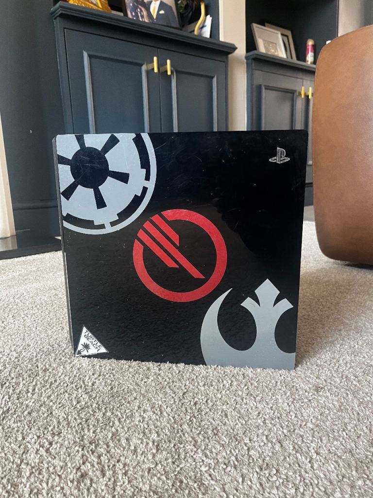 PS4 Pro Star Wars Limited Edition 1TB + Razer Headset 