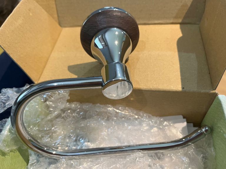Bathroom accessories 