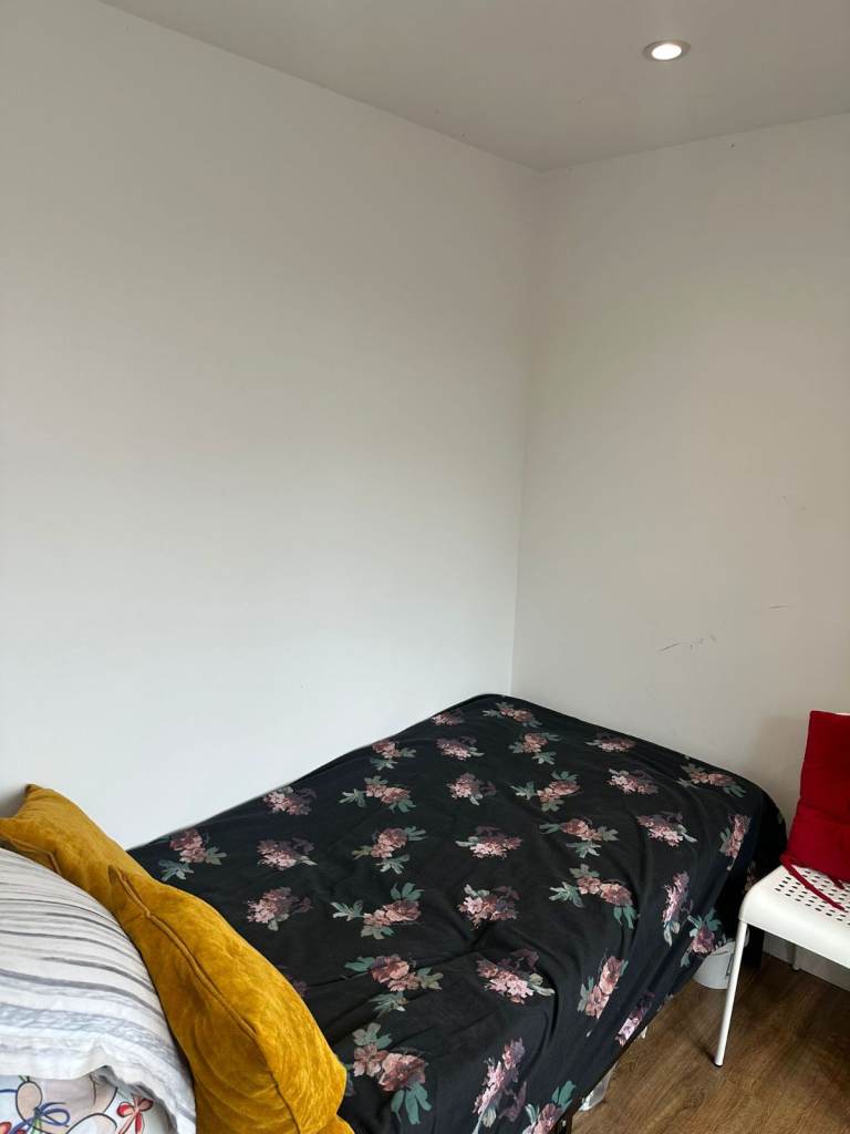 Rooms to rent near slough station ensuite from £700 inc wifi