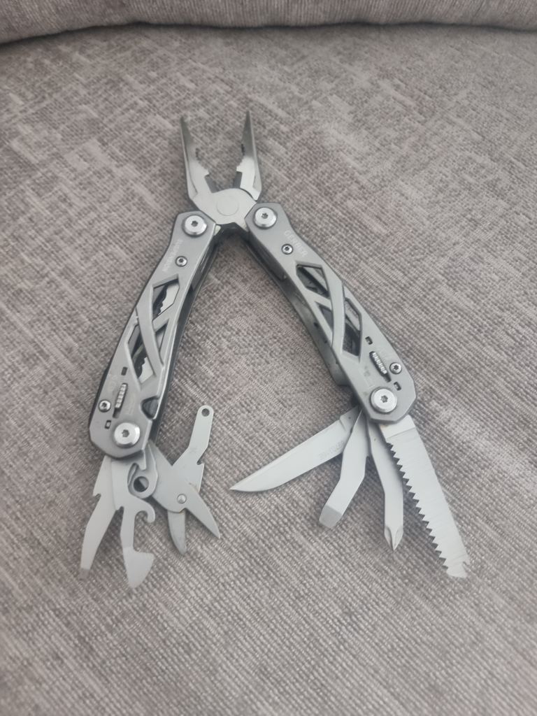 Multi-tool Pliers with and Saw – Good Condition