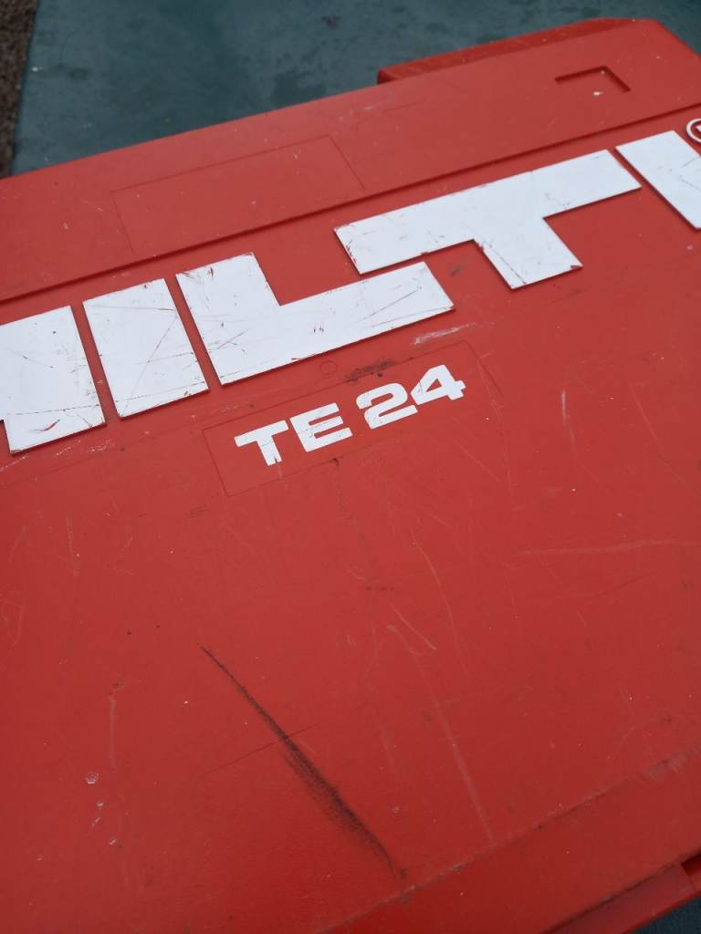 Hilti TE 24 Rotary Hammer Drill in Original Case – Good Condition