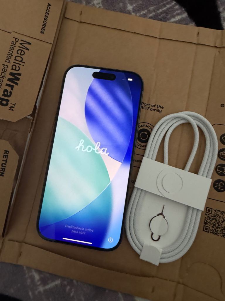 iPhone 17 Brand New 100% Battery Health No Scratches