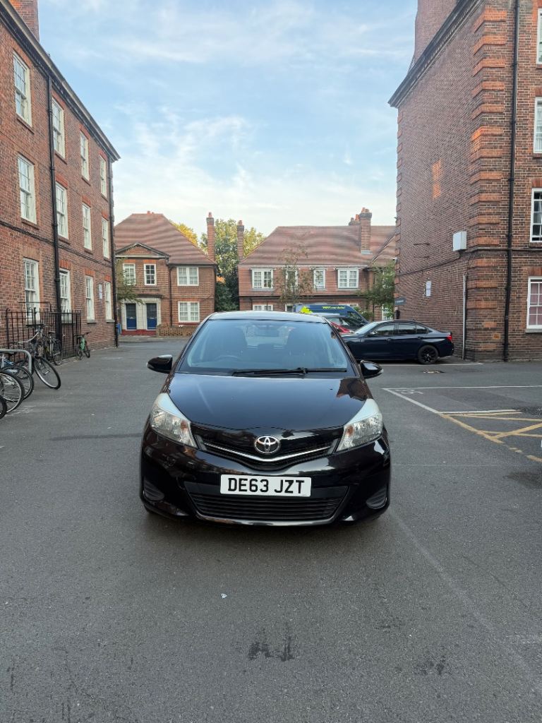 Toyota, YARIS, Hatchback, 2013, Manual, 1329 (cc), 5 doors