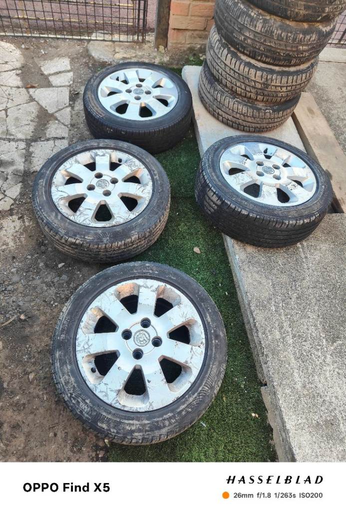 Vauxhall Corsa alloys wheels 15 inch 