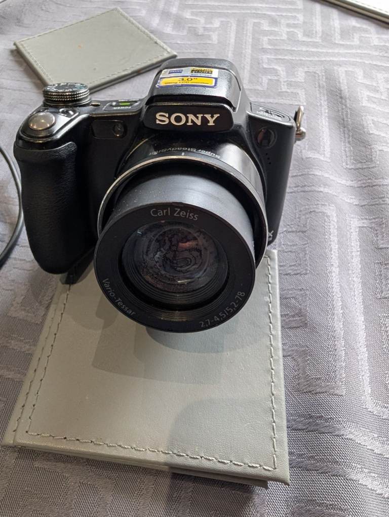 Sony dsc h50 camera