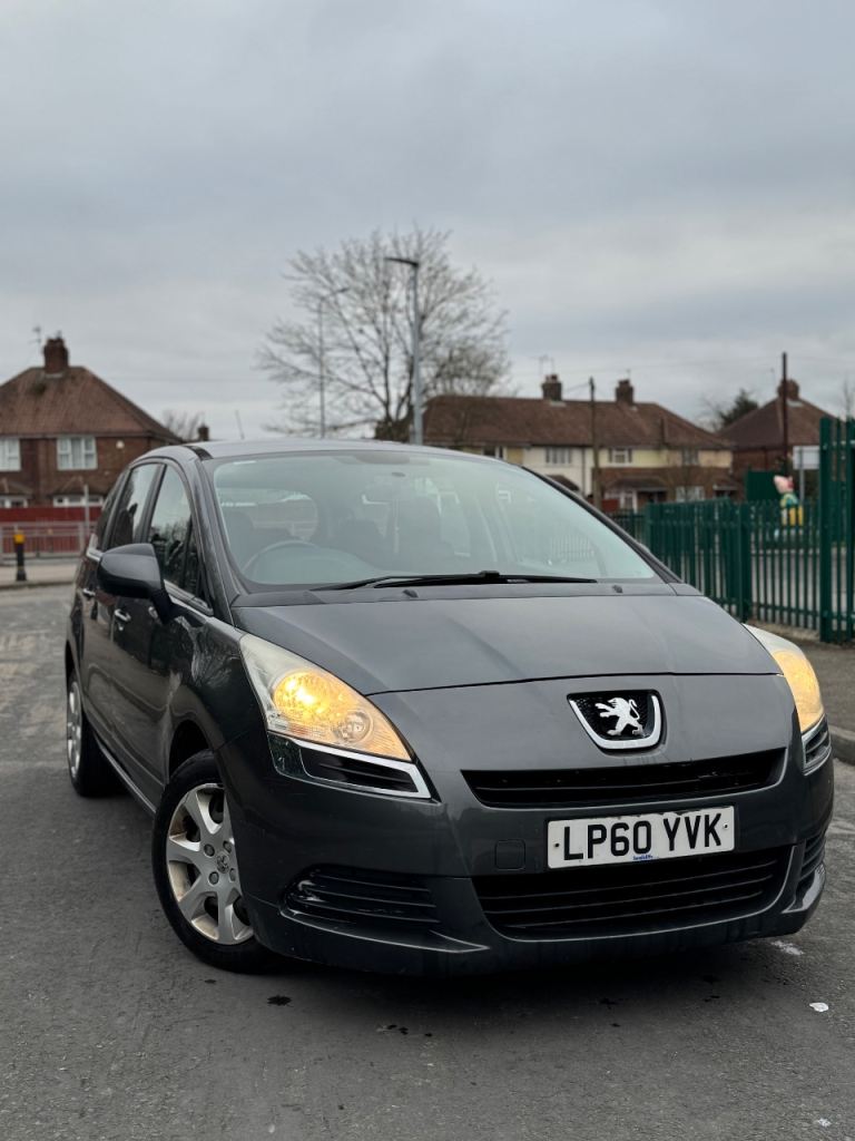 Peugot 5008 semi automatic 
