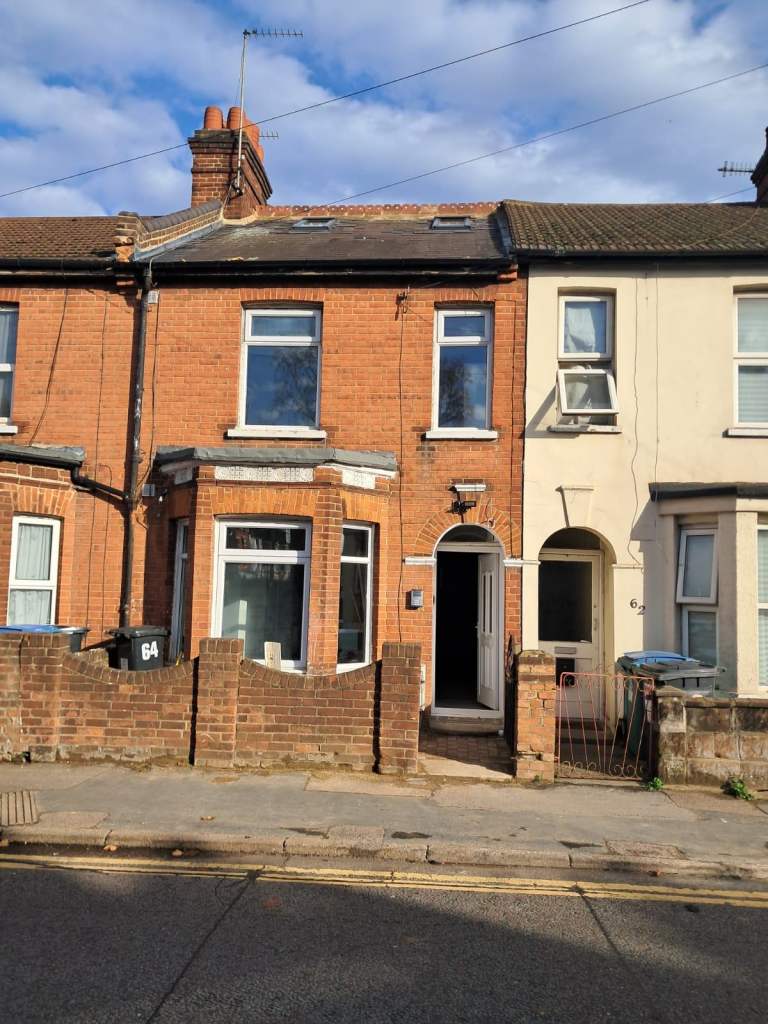 Spacious Studio Rooms – Cassio Road, Watford WD18 DSS APPLICANT ACCEPTED 