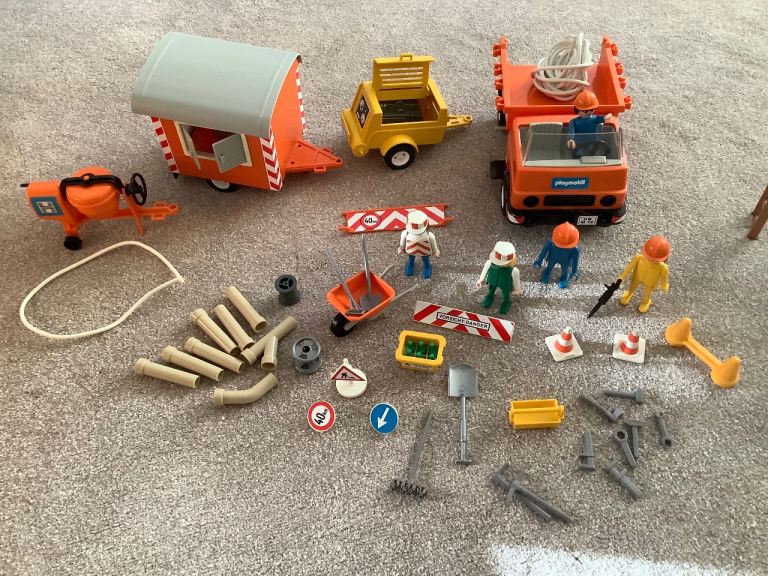 ORIGINAL VINTAGE PLAYMOBIL 3474 ROAD WORKERS WITH TRUCK & TRAILER  + scaffolding set