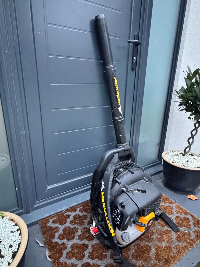 McCullough petrol backpack leaf blower. - only used a few times