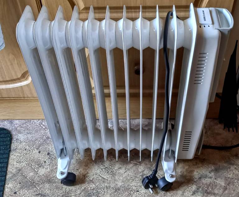 1 X Electric Portable Radiator